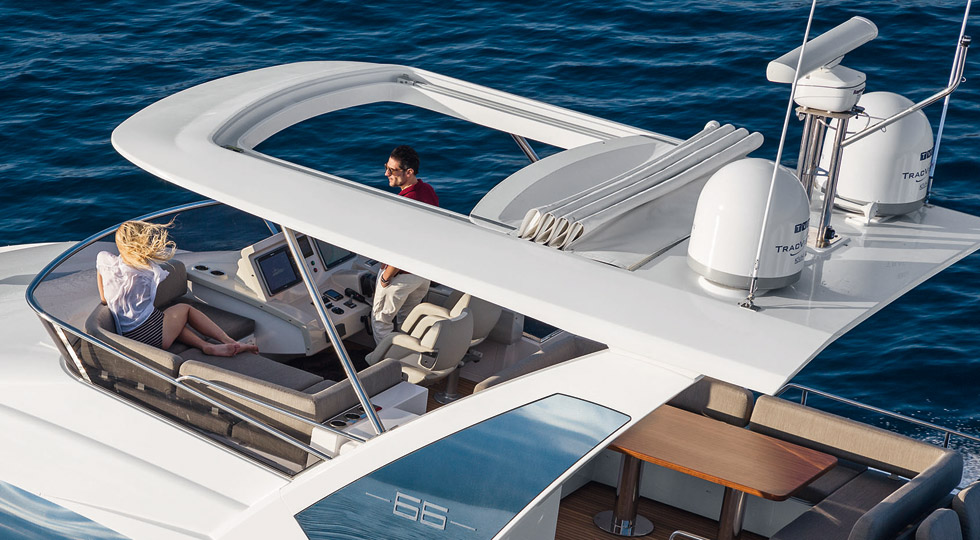 Opac Soft Top: open your boat's roof and don't waste any space