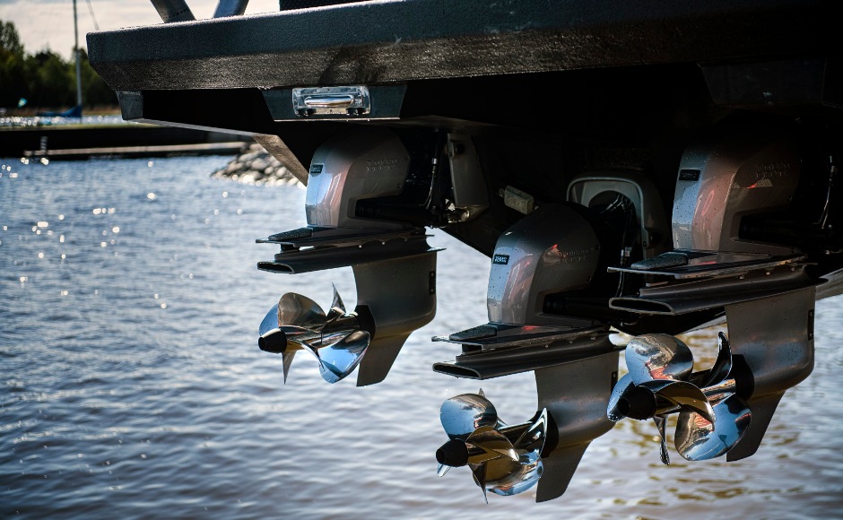 With triple installation Volvo Penta expands its DPI Aquamatic sterndrive to a wider range of boats
