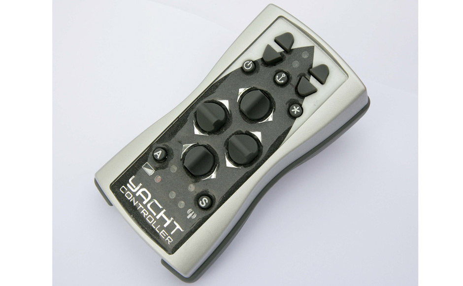 With Dual Band the Yacht Controller remote controls are ever more evolved