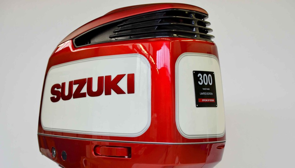 Suzuki DF300AP : the outboard goes out of the ordinary