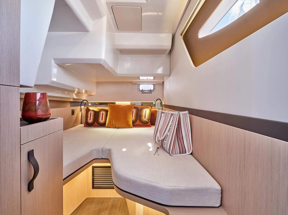 Four Winns TH36's cabin.