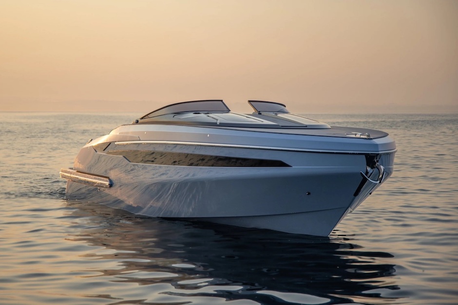 Epica 33, the 11-meter open boat that targets the premium segment with sophistication and design